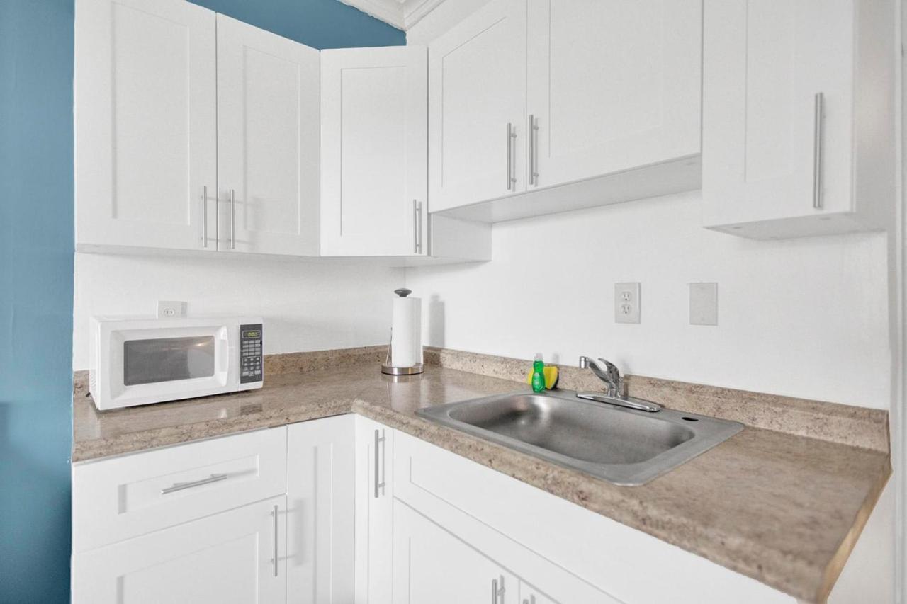 Private Hallandale Beach Studio Wbath Walking Distance To The Beach Pool Free Parking Екстер'єр фото
